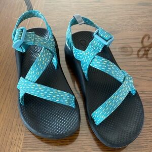 Chaco sandal sz 4
